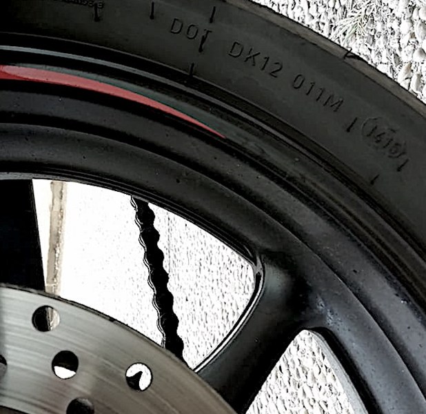 código DOT no pneu e data de produção